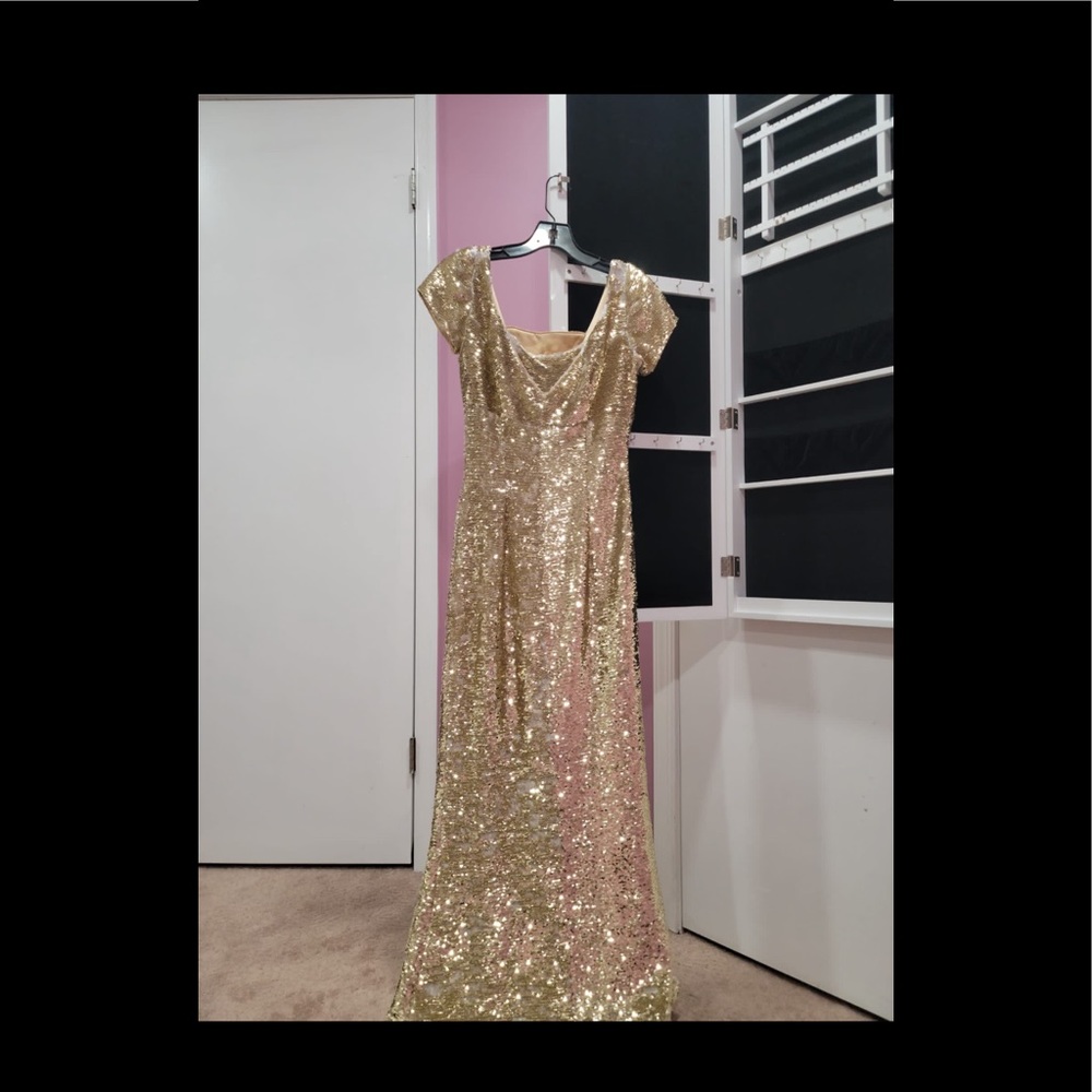 Custom sequence dress - Picture 2 of 3